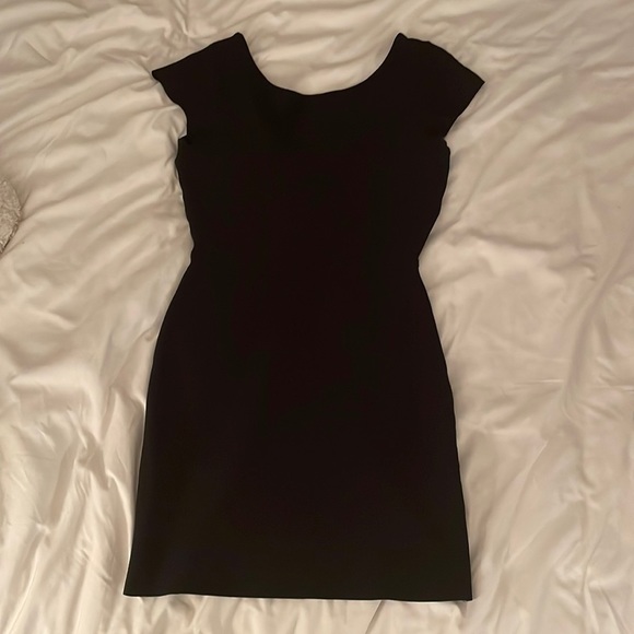 BCBGMAXAZRIA short sleeved bandage dress in black, style name (Jacquetta) - Picture 2 of 4
